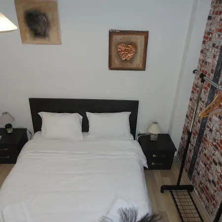 Midtown Apartment